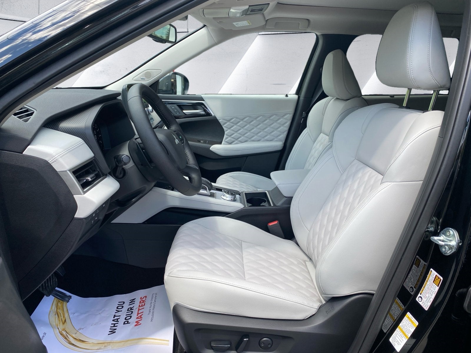 2025 Mitsubishi Outlander Plug-In Hybrid SEL Platinum Edition