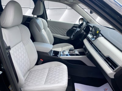 2025 Mitsubishi Outlander Plug-In Hybrid SEL Platinum Edition