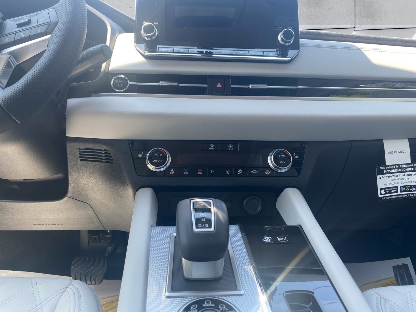 2025 Mitsubishi Outlander Plug-In Hybrid SEL