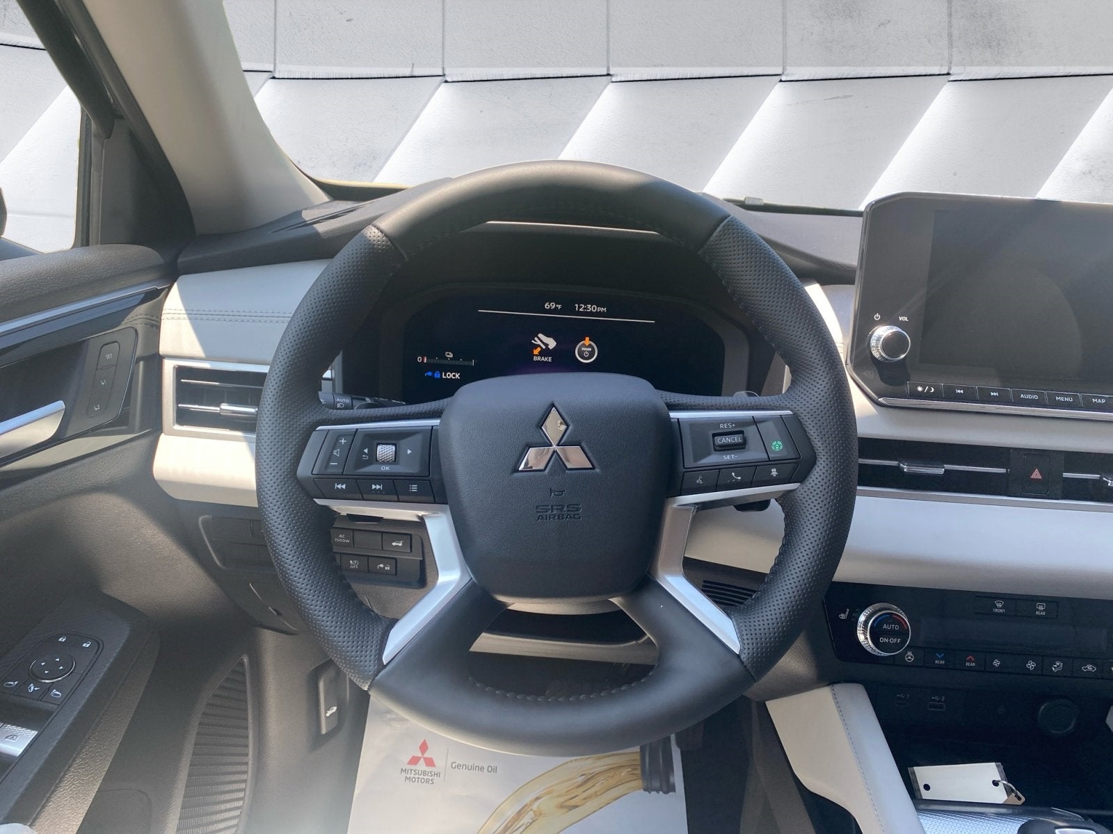 2025 Mitsubishi Outlander Plug-In Hybrid SEL