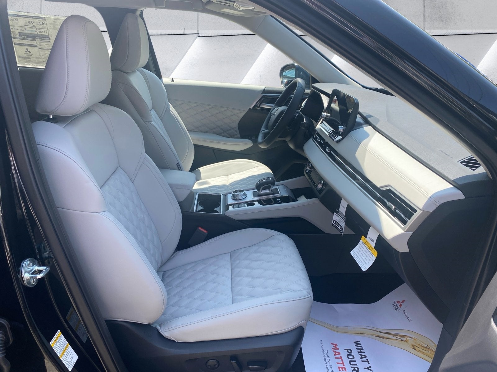 2025 Mitsubishi Outlander Plug-In Hybrid SEL