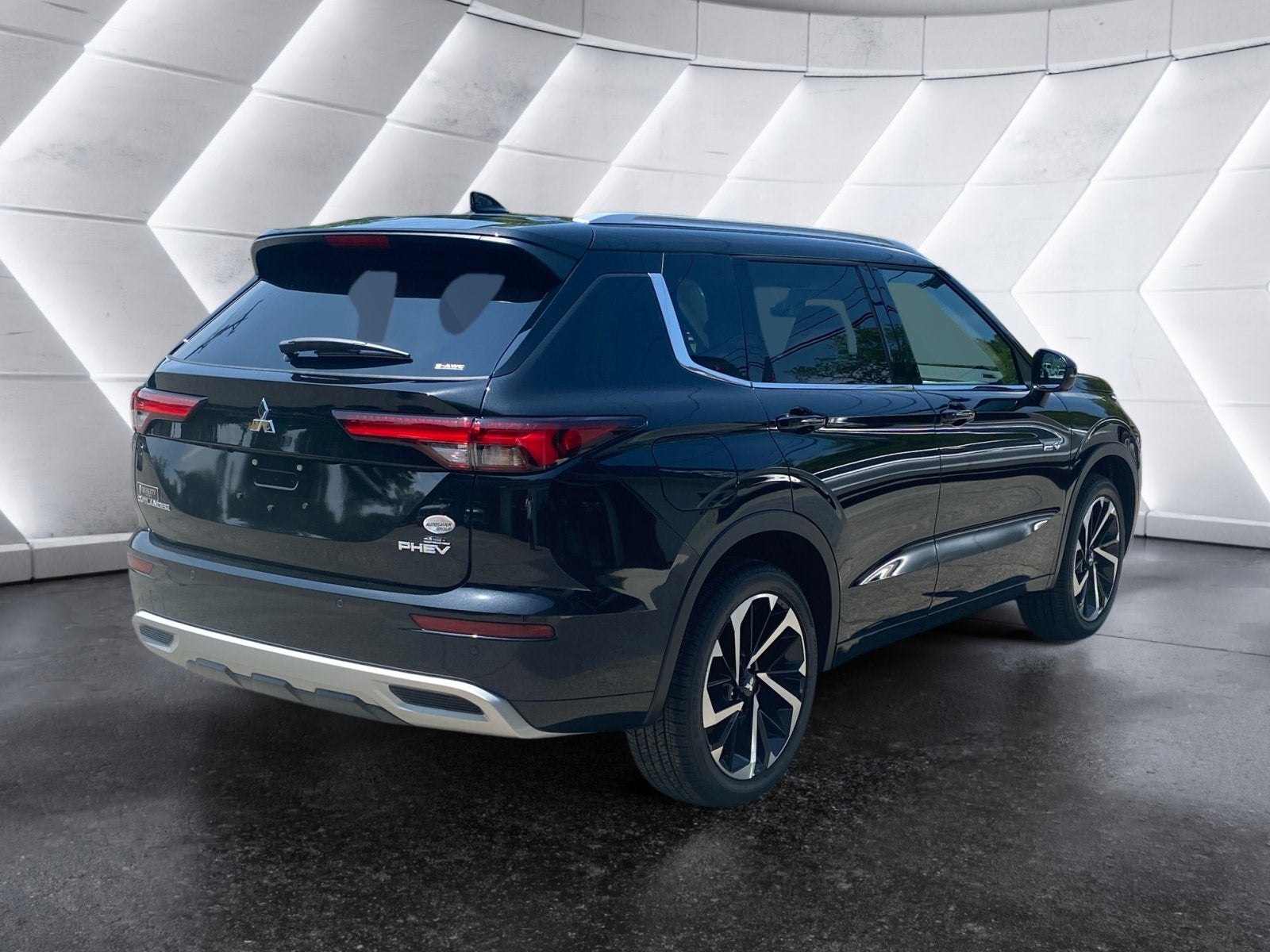 2025 Mitsubishi Outlander Plug-In Hybrid SEL