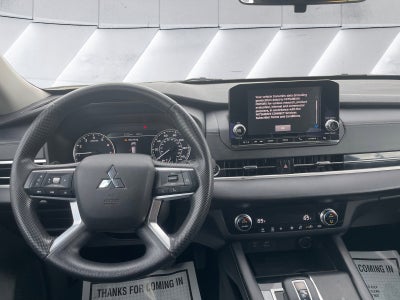 2022 Mitsubishi Outlander ES