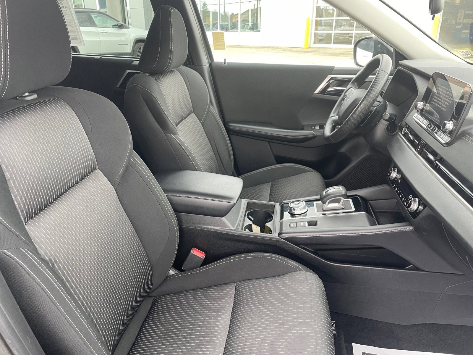 2022 Mitsubishi Outlander ES