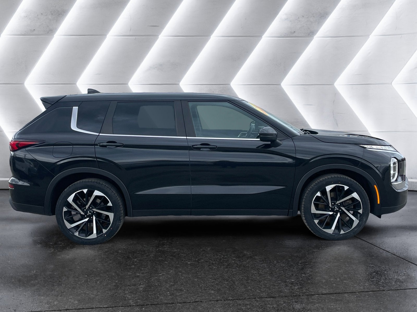 2022 Mitsubishi Outlander ES